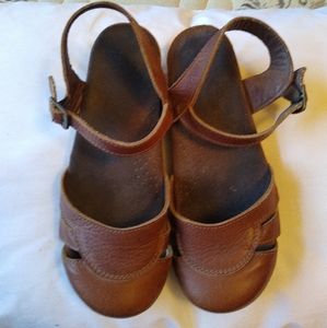 Sanita size 41 sandel clogs
